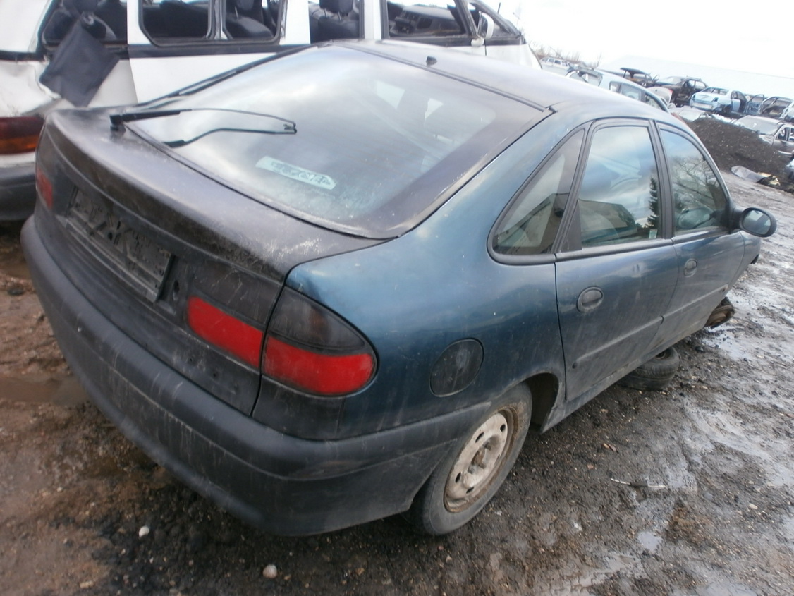 Подержанные Автозапчасти Renault LAGUNA 1995 1.8 машиностроение хэтчбэк 4/5 d. Å½alia 2013-12-13